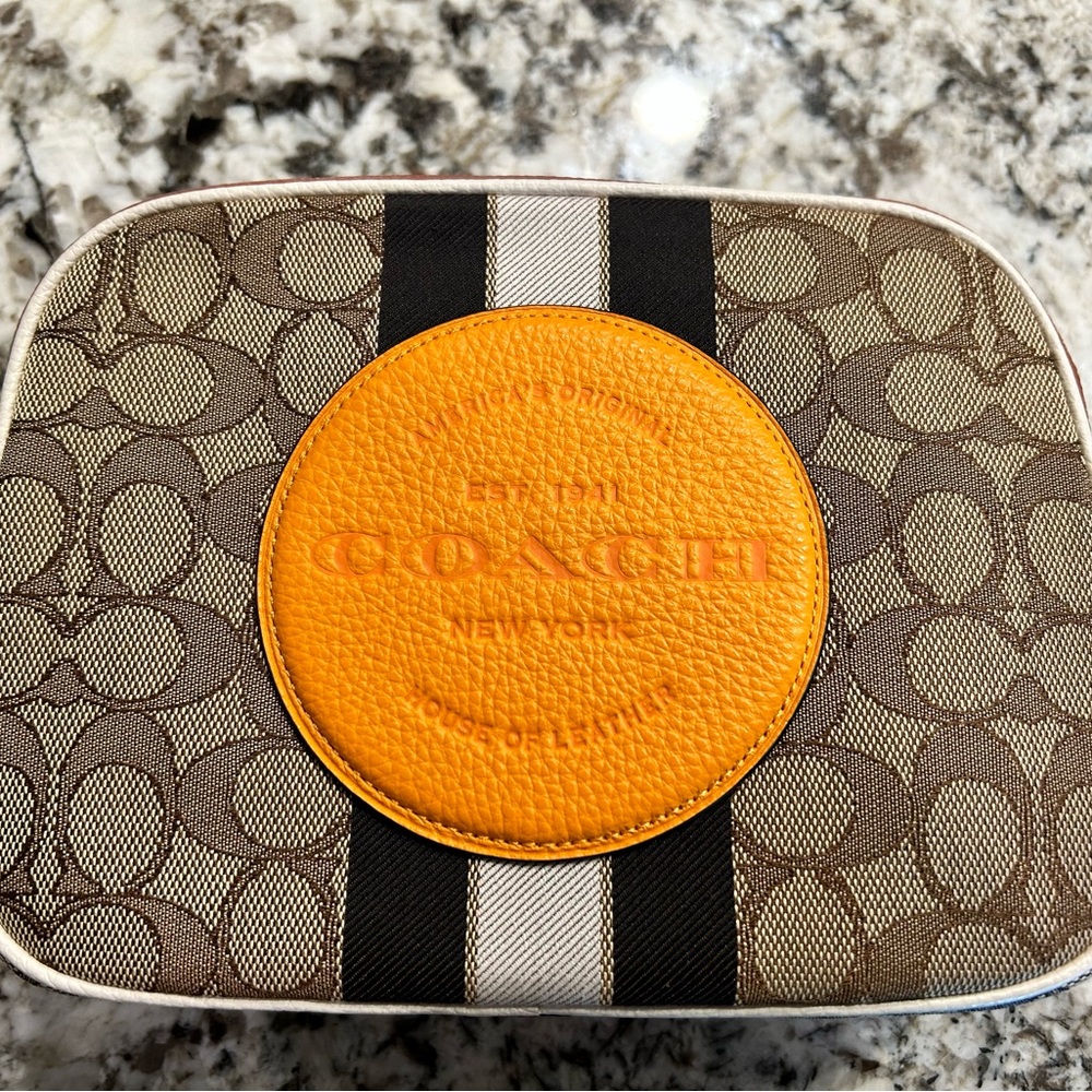 NWOT Coach Signature Jacquard Dempsey Crossbody